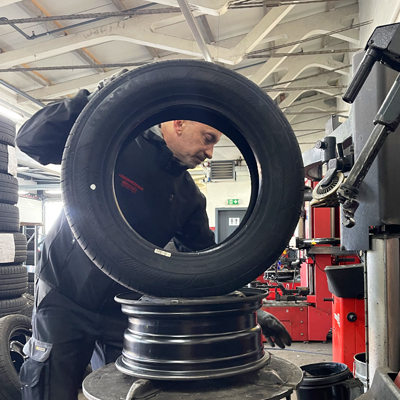 Regommex SA, spécialiste du pneu en Suisse Romande, Romanel, Lausanne, Vernier, Genève, service pour vos pneus