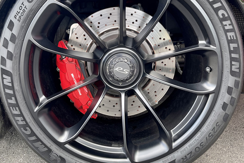 Regommex SA, Romanel, Lausanne, Vernier, Genève, Vaud, Suisse Romande, vente d'accessoires pneus, ventes d'accessoires voiture, jantes en alu, jantes en acier, ozracing, wheels4you, pots d'échappement akrapovic, pots d'échappement inoxcar, chaînes à neige pewagketten, suspensions kw, filtres k&n service pneu, service véhicule